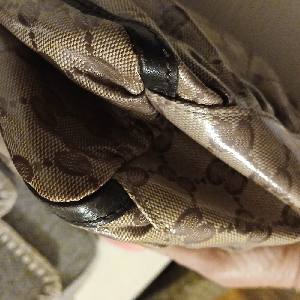 Gucci Elegant Brown and Gold Shoulder Bag - Picture 8 of 11